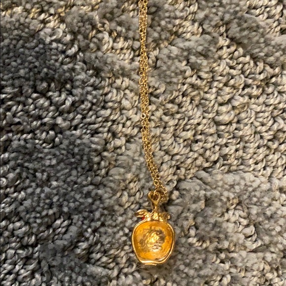Apple necklace - Picture 3 of 3